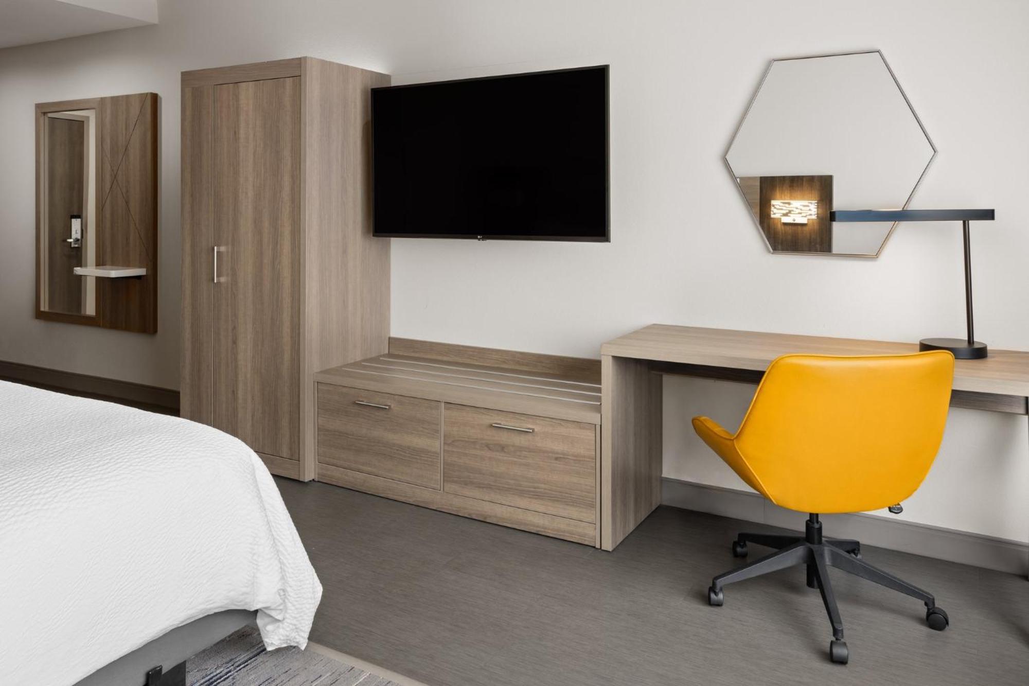 Holiday Inn Express & Suites Waynesboro East Экстерьер фото